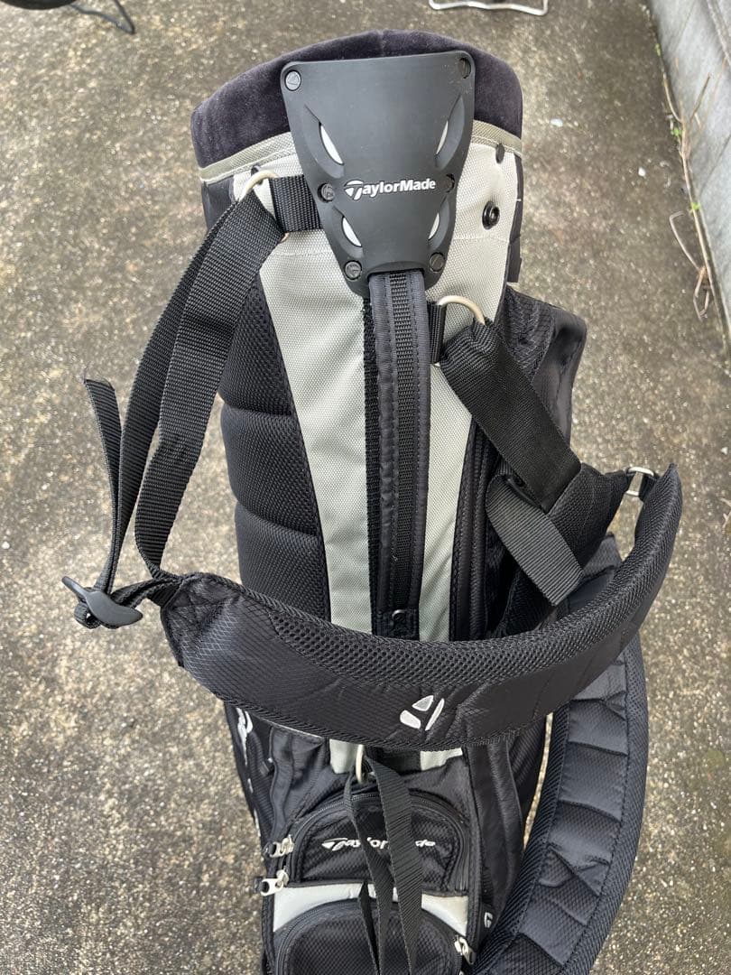 テーラーメイド　キャディバッグ　スタンド型　フードカバーあり