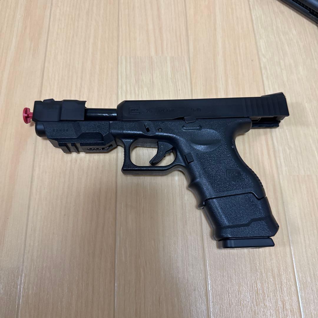 東京マルイ　グロック18c グロック26アドバンス　変えマガジン付き
