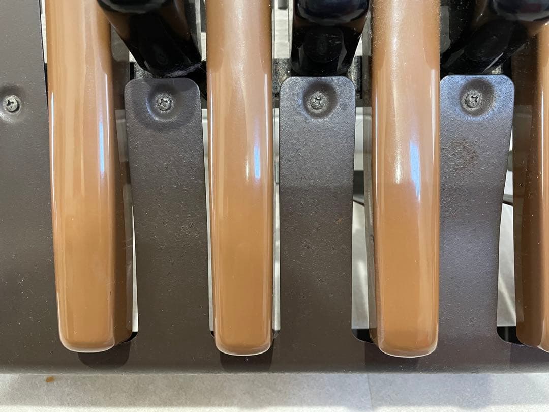 Roland AT-100 電子オルガン