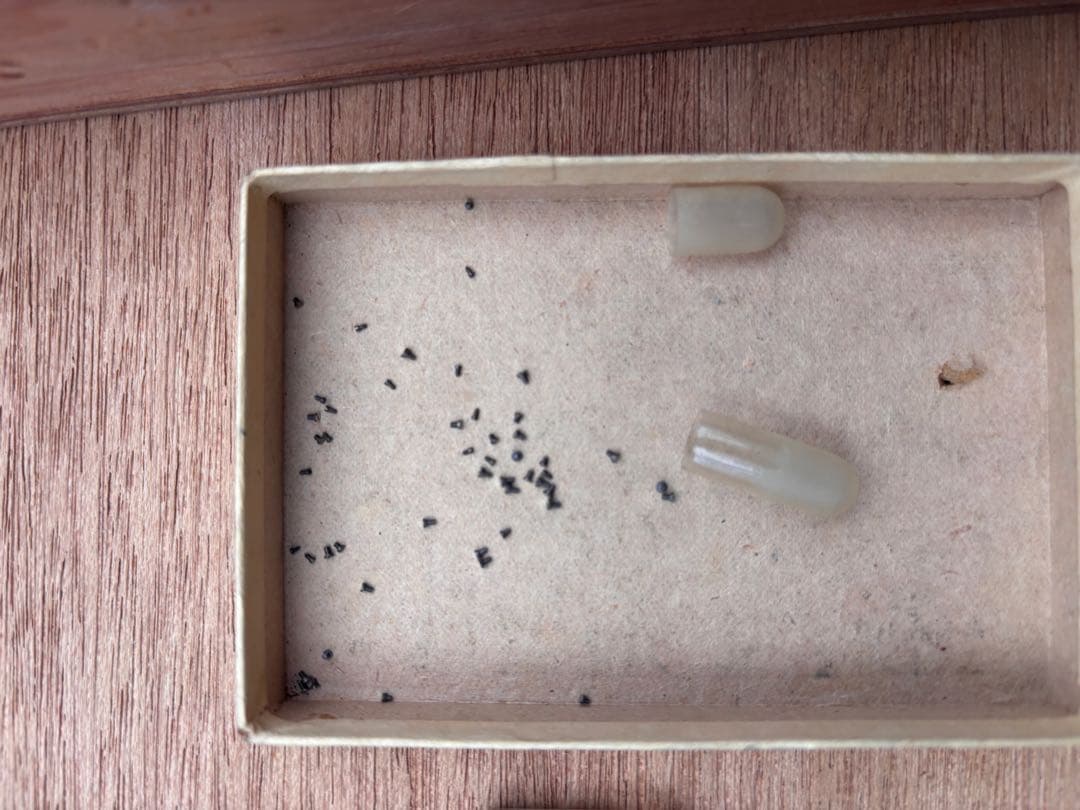 時計風防がたくさん入った小引き出し　5杯　時計部品　針　腕時計　デッドストック