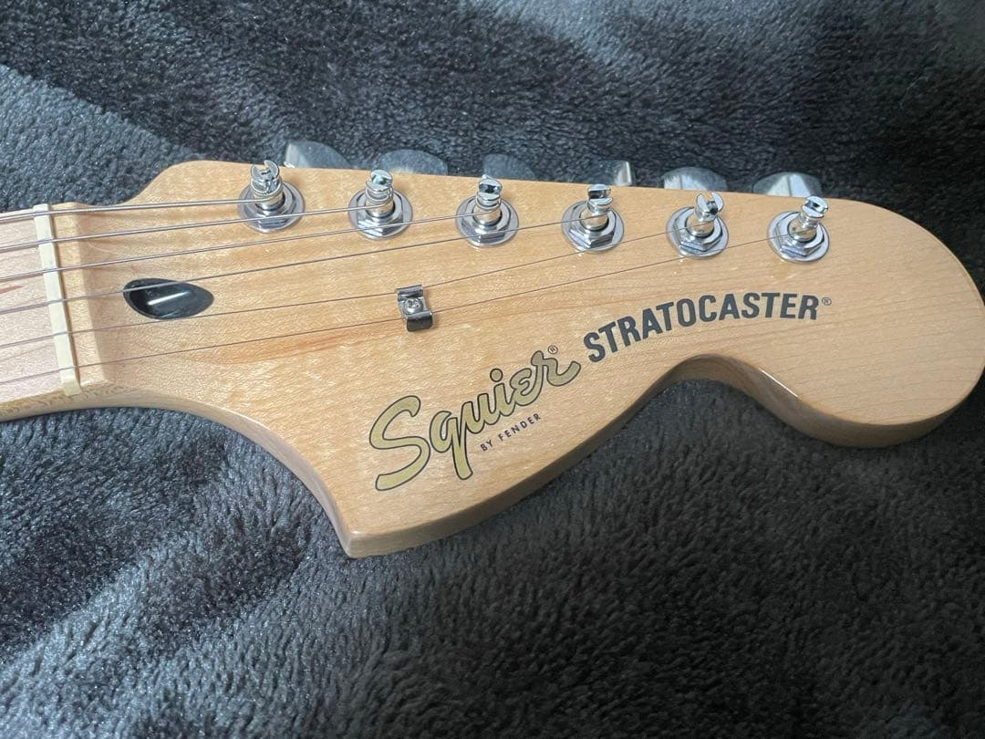 Squier Stratocaster ホワイトエレキギター