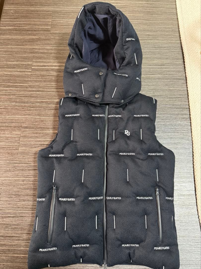 PEARLY GATES フード付きダウンベスト　1