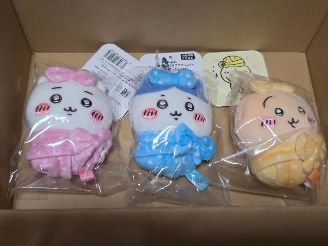 ちいかわ　キュッ　おくるみぷちミニマスコット　ちいかわ　ハチワレ　うさぎ