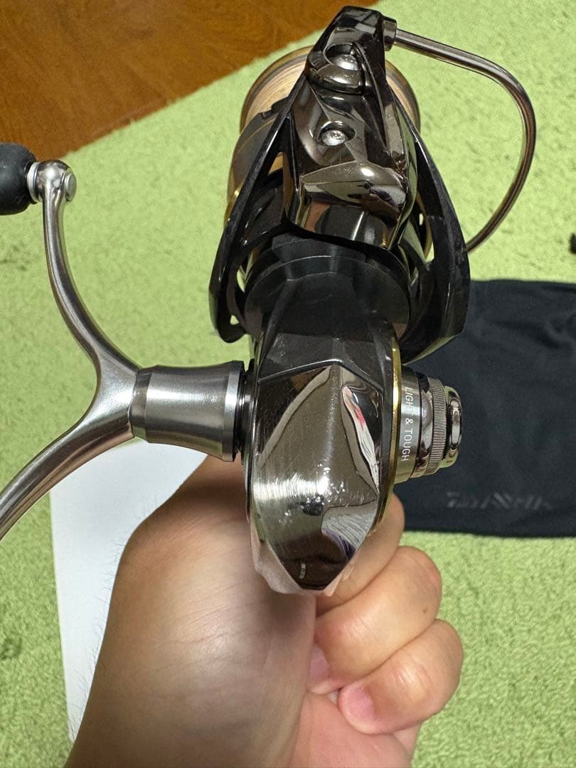 ダイワ LUVIAS 2500S-DH スピニングリール