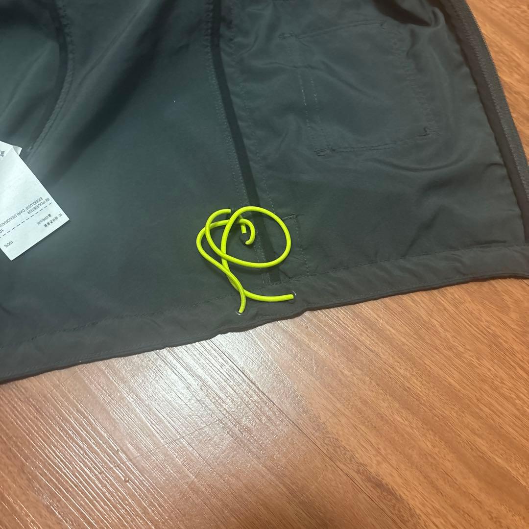 Nike Running フード付き　ナイロンベスト　ドローコード