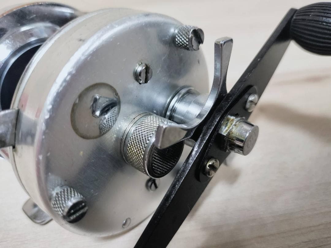 アブガルシア　アンバサダー5500C 　ビンテージ　リール abu 　シルバー