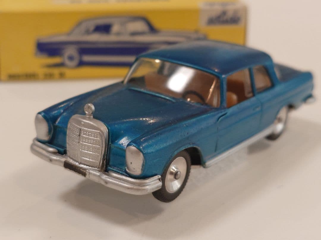 【Xmas Sale】SOLIDO REF 126 MERCEDES 220SE