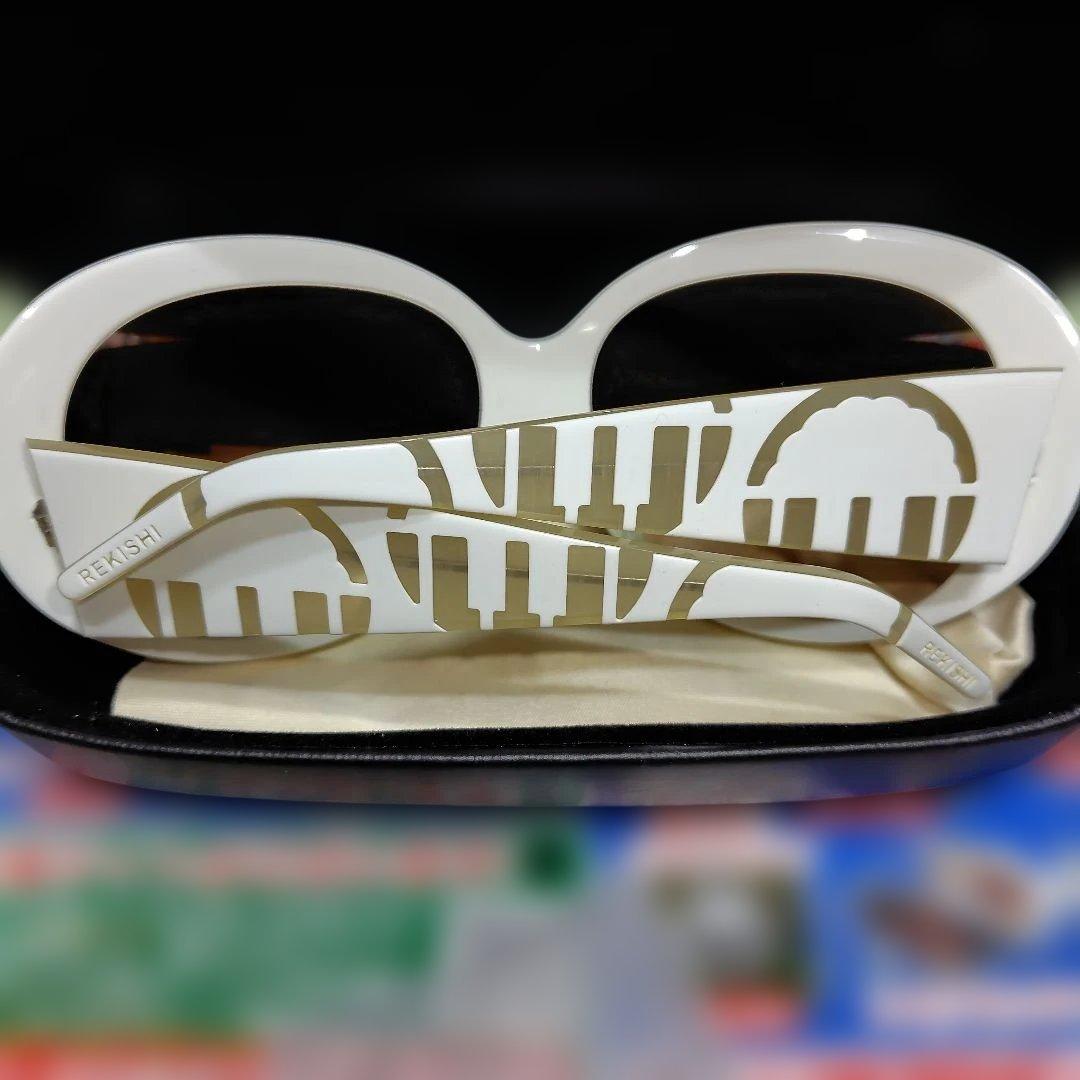 レキシ　レキシサングラス　白　重厚なケース付 鯖江製
