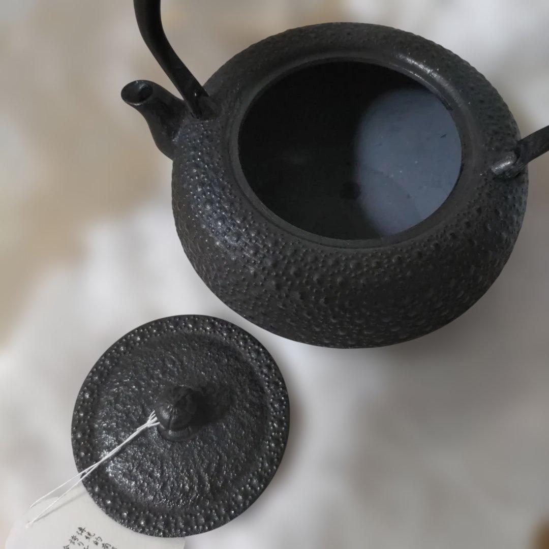 ハッシーさま専用　黒い鋳鉄鉄瓶 本場