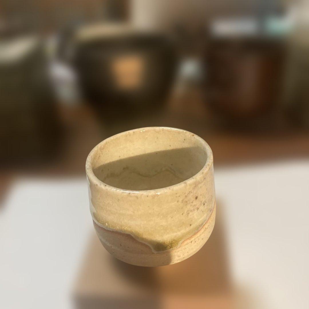 陶器の小型円筒形器