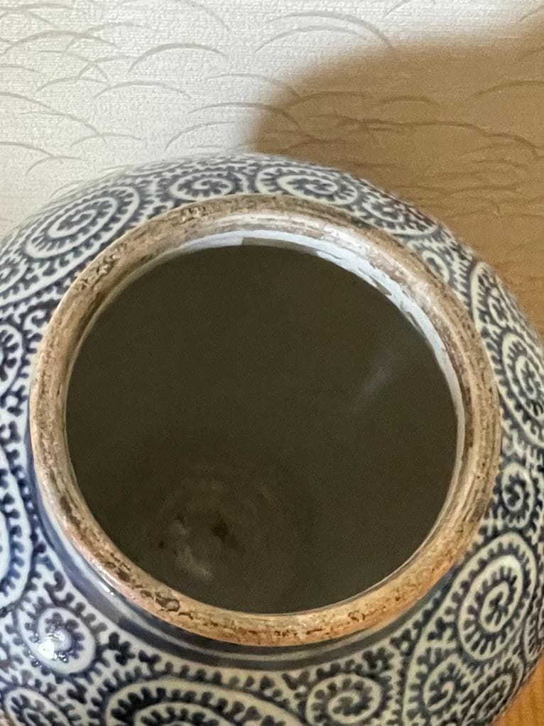 美品　古伊万里 染付蛸唐草　壺　傷なし　木箱有り