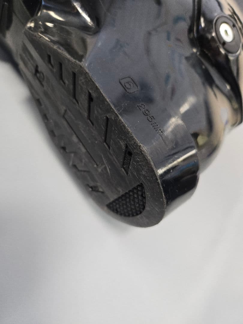 スキー 25.5cm AVIRIVA HORNET Re:HORNET120