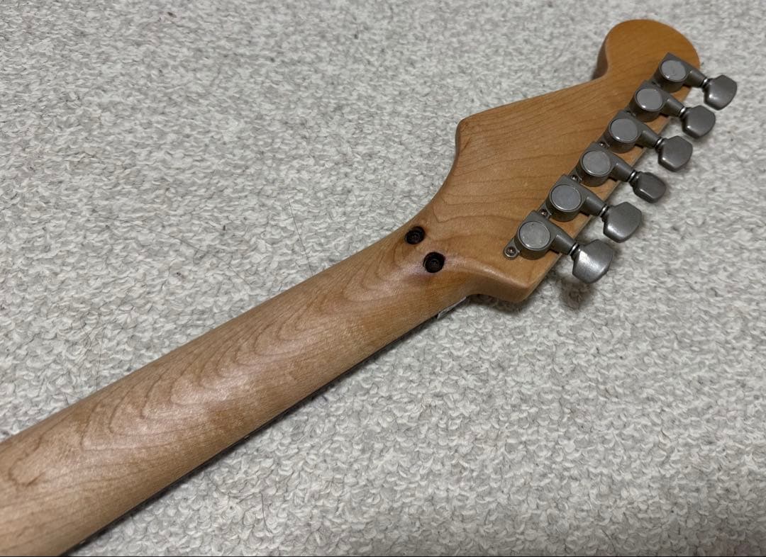 ストラトタイプネック ペグ・ロックナット付