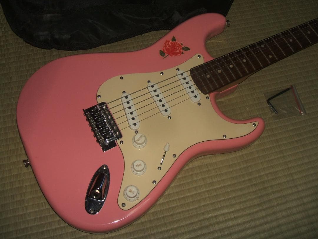 Tony Smith エレキギター　ストラトキャスター ピンク色ボディ