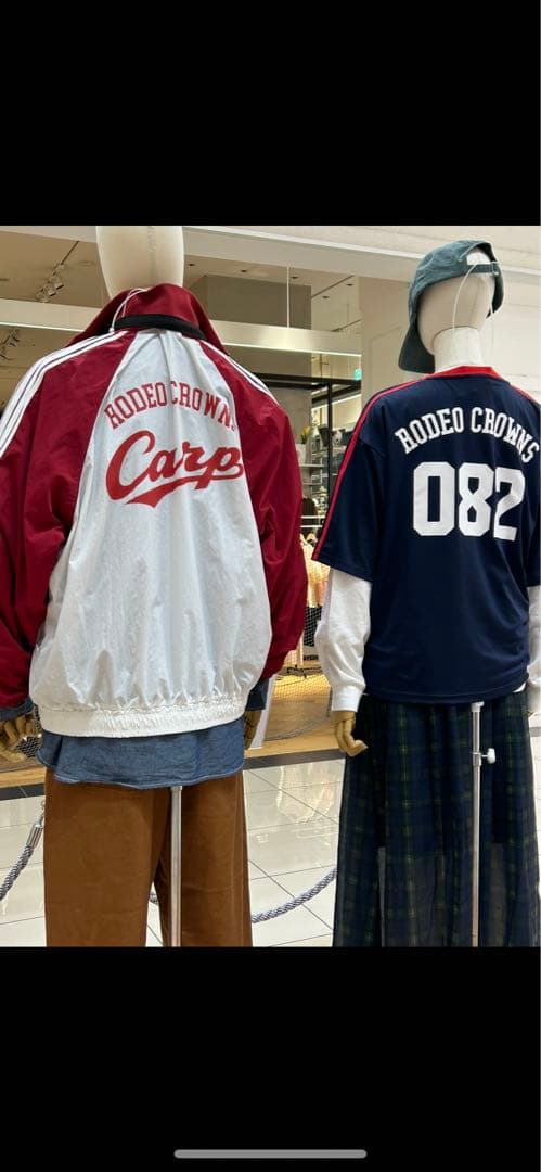 新品未使用品ロデオクラウンズ　カープ　コラボ　赤白ジャケット広島店限定品