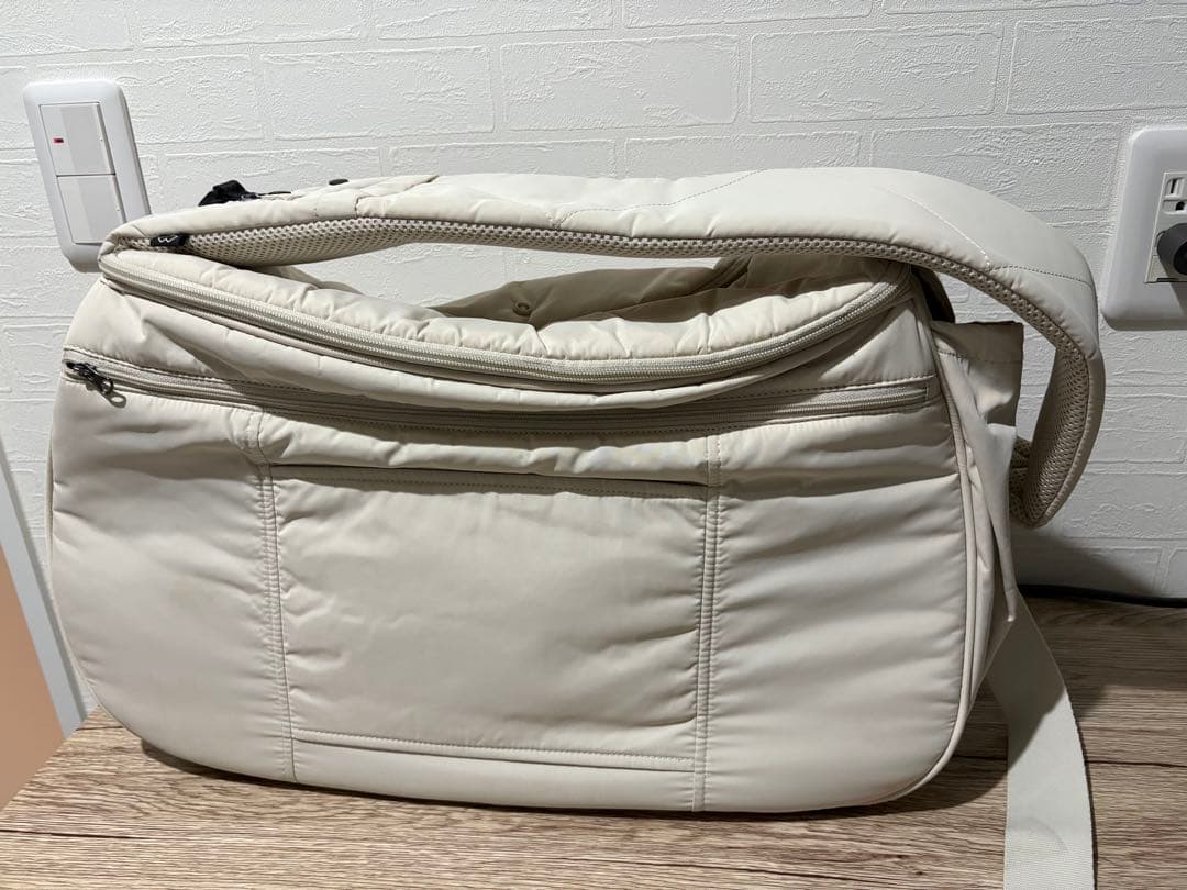 SSOOOK Vスマート スリングバッグ