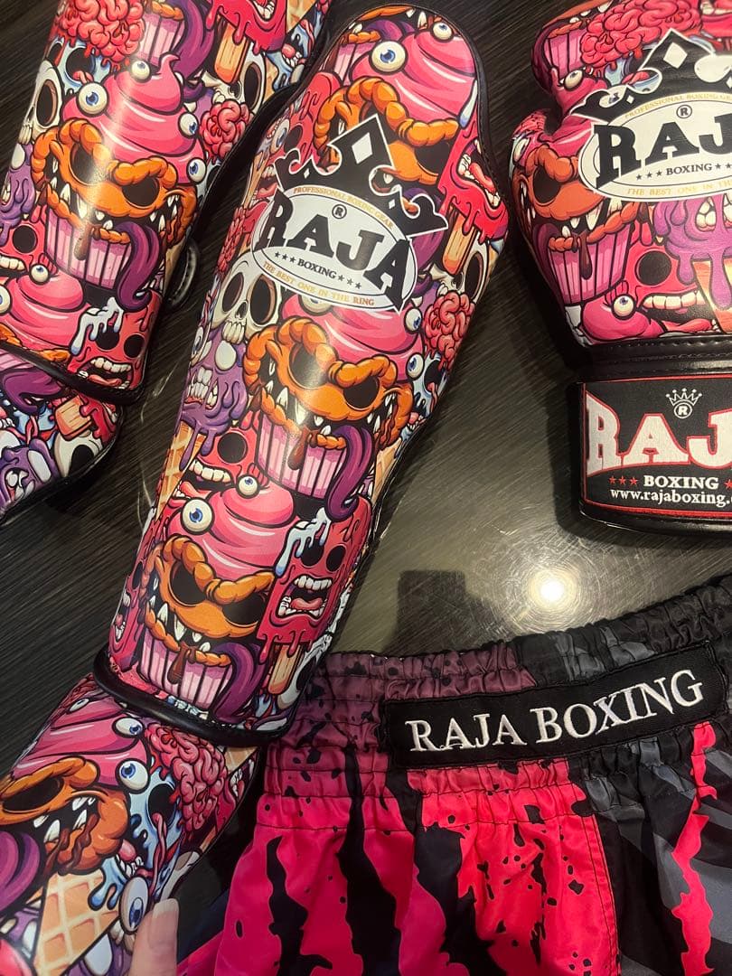 キックボクシング　 レガース　　ボクシンググローブ セット♡ パンツなし