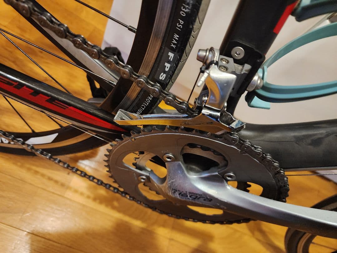 GIANT DEFY カーボンロードバイク 札幌引き取り限定