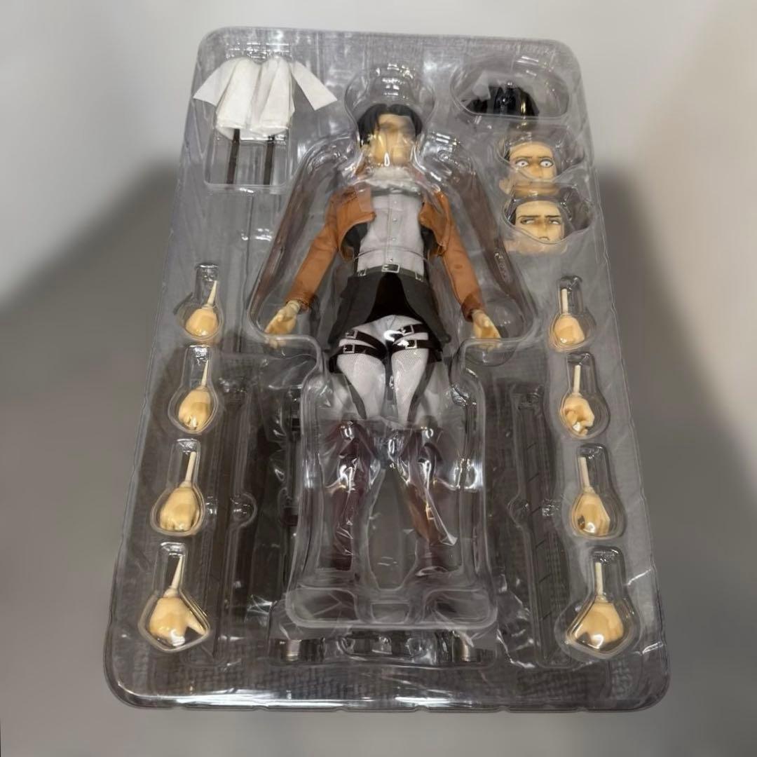 【リヴァイ】進撃の巨人 メディコム・トイ（初回生産限定仕様）