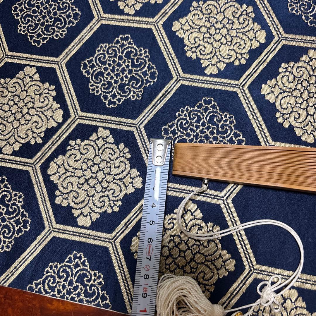 白檀扇透かし彫り木製扇子と木箱