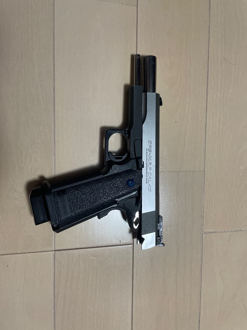 エアガン ブラック/シルバー