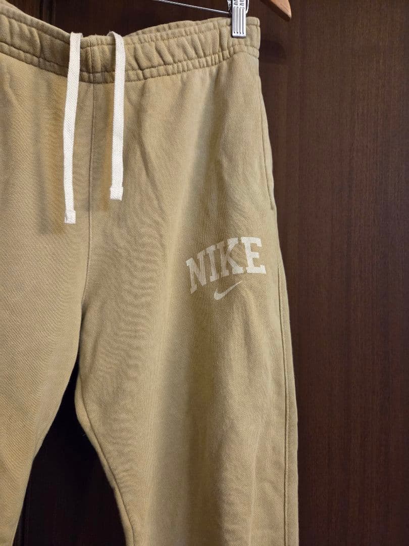 NIKE　ナイキ　ベージュ スウェット　セットアップ　トレーナー