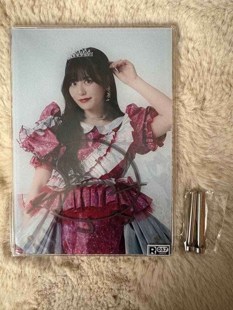 ラッフルくじ月足天音のサイン入りアクリルスタンド