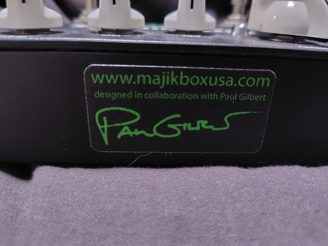 Majik Box エフェクター　FUZZ UNIVERSE FU-2