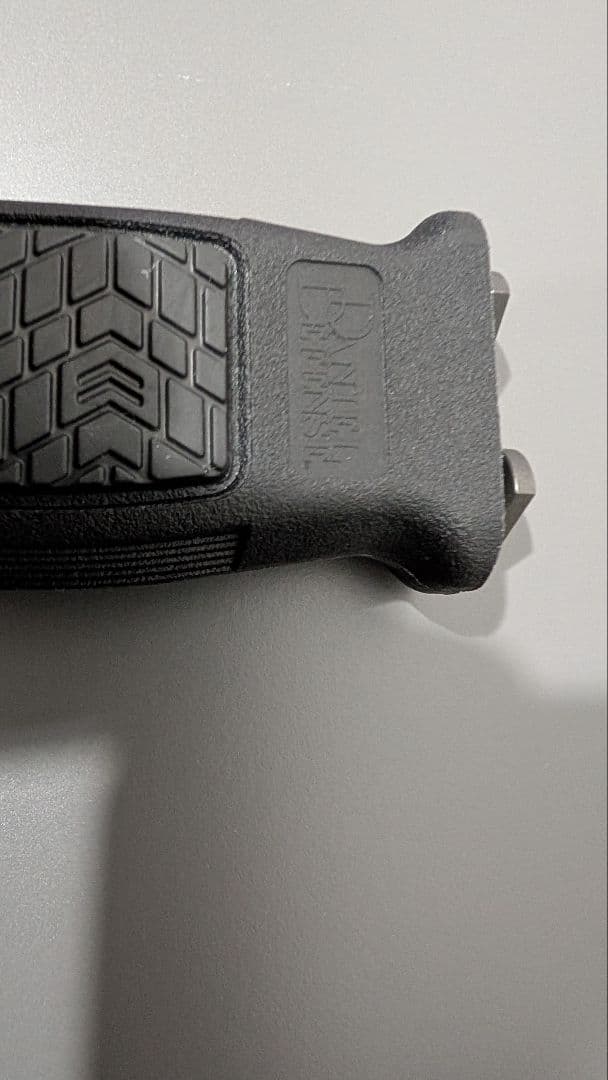 実物 Daniel Defence Vertical foregrip