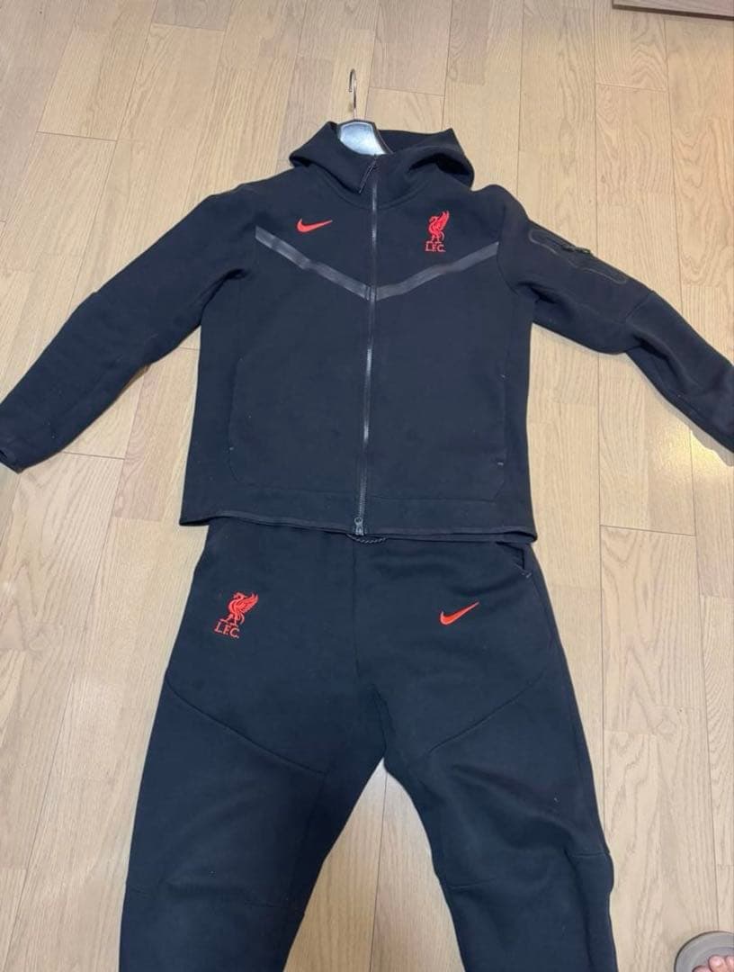 リバプール 22-23 テックフリース 　　　　　　上下セット　日本未発売