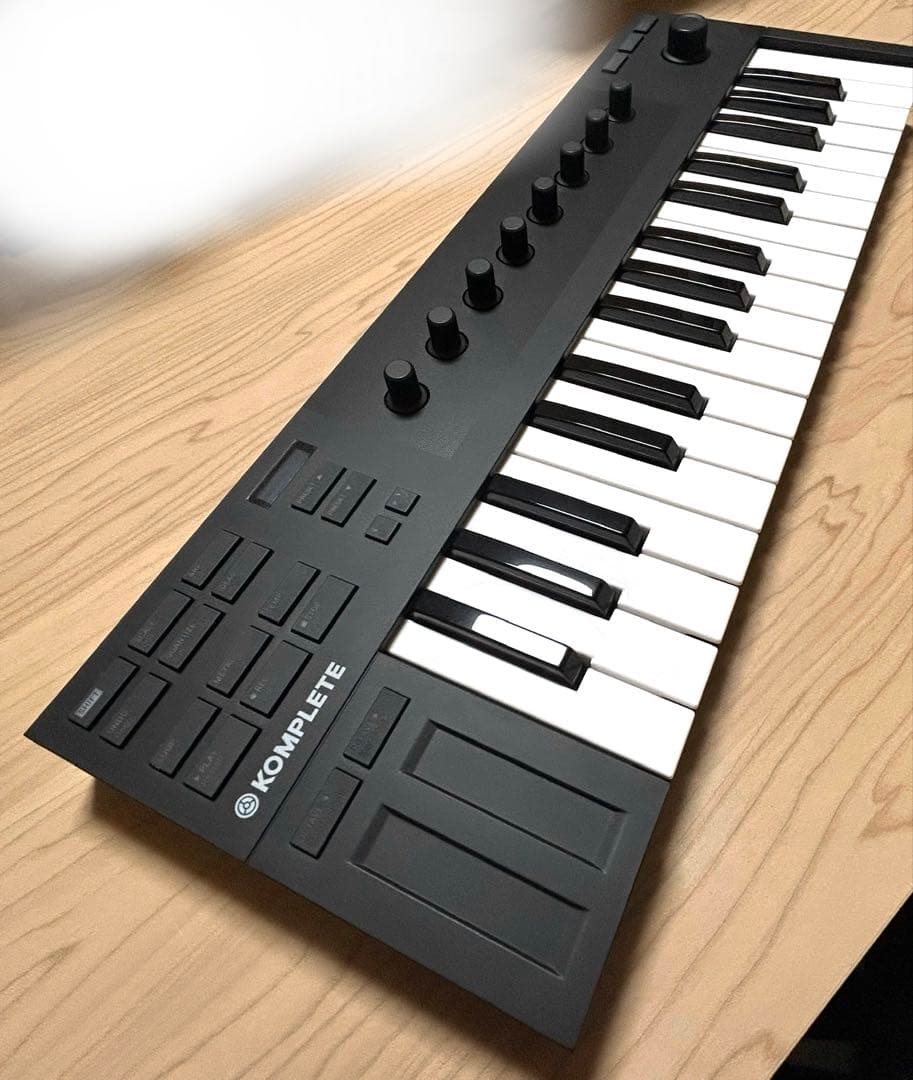 DTM・DAW KOMPLETE KONTROL M32