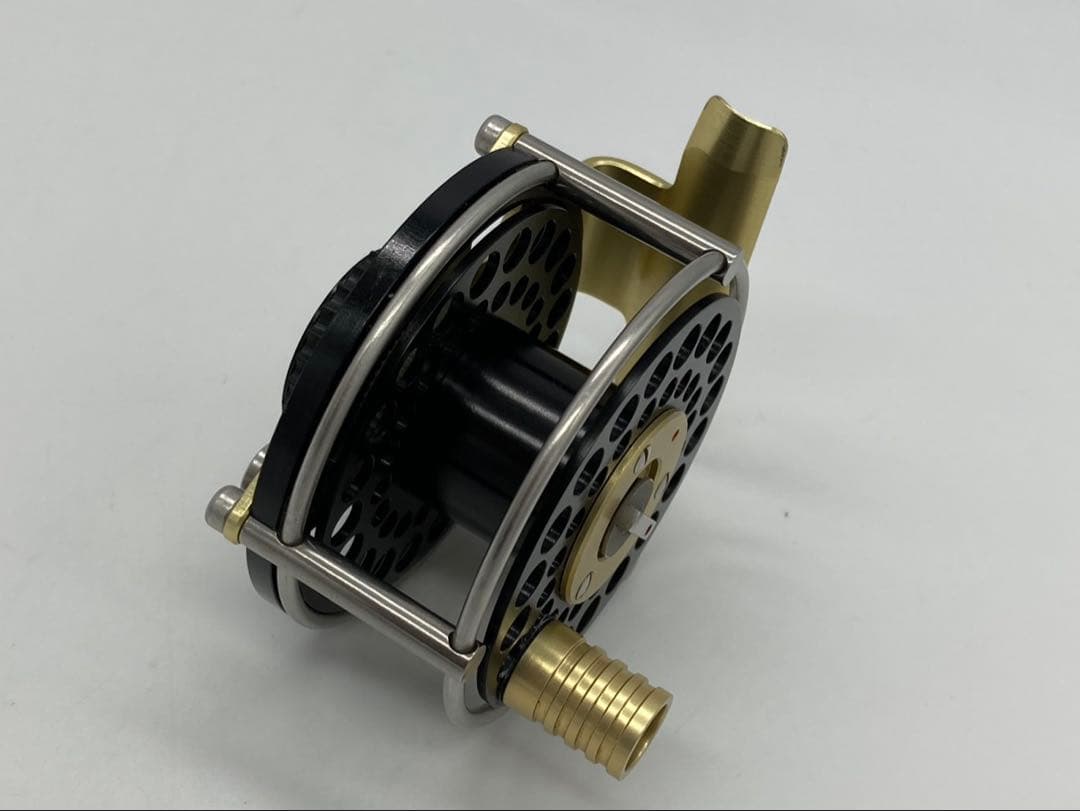 美品　アリハート トラウン F1　Ari T Hart Traun F1 右巻き