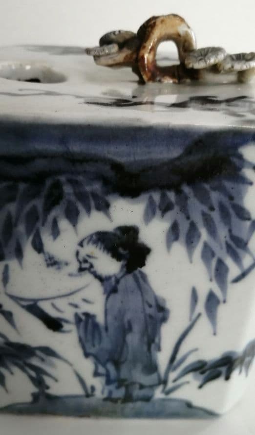 古伊万里　人物酒つぎ