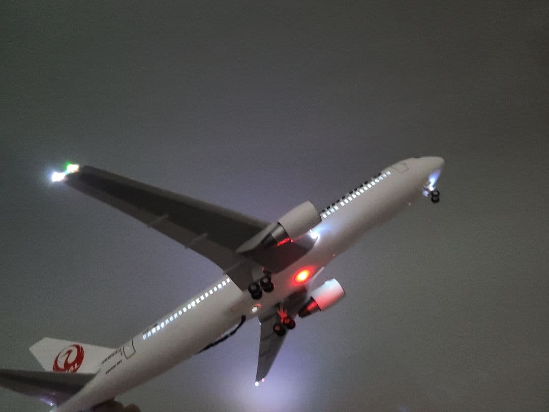 JAL 767-300ER LEDモデル完成品
