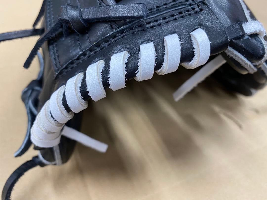 ホワイト50、黒30