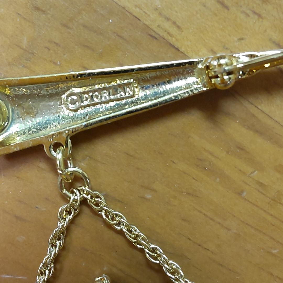 アンティーク風　ブローチ　バッグ　パラソル 　アンティークジュエリー 調