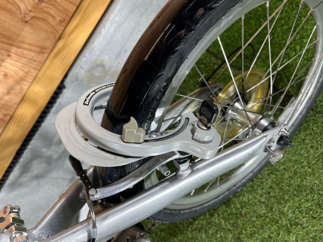 お引き取り限定 Bickerton 20インチ 折りたたみ自転車 外装8段ギア