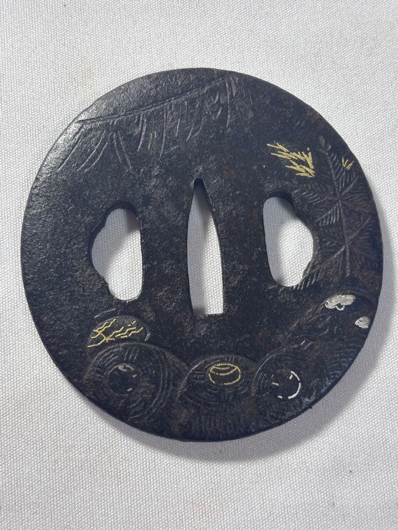 鐔鍔つば　縁起の良い図柄　打ち出の小槌　米俵　七福神　大黒天　鉄地　江戸時代