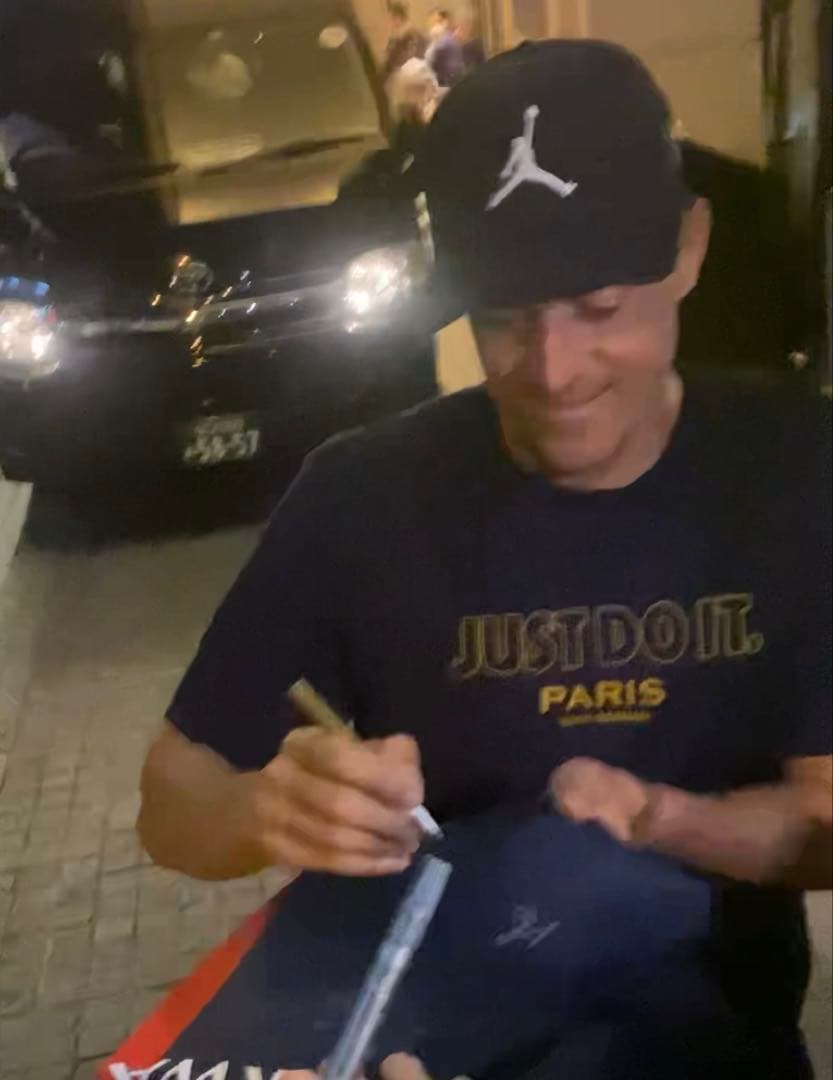 PSG ユニフォーム　新品　サイン入り