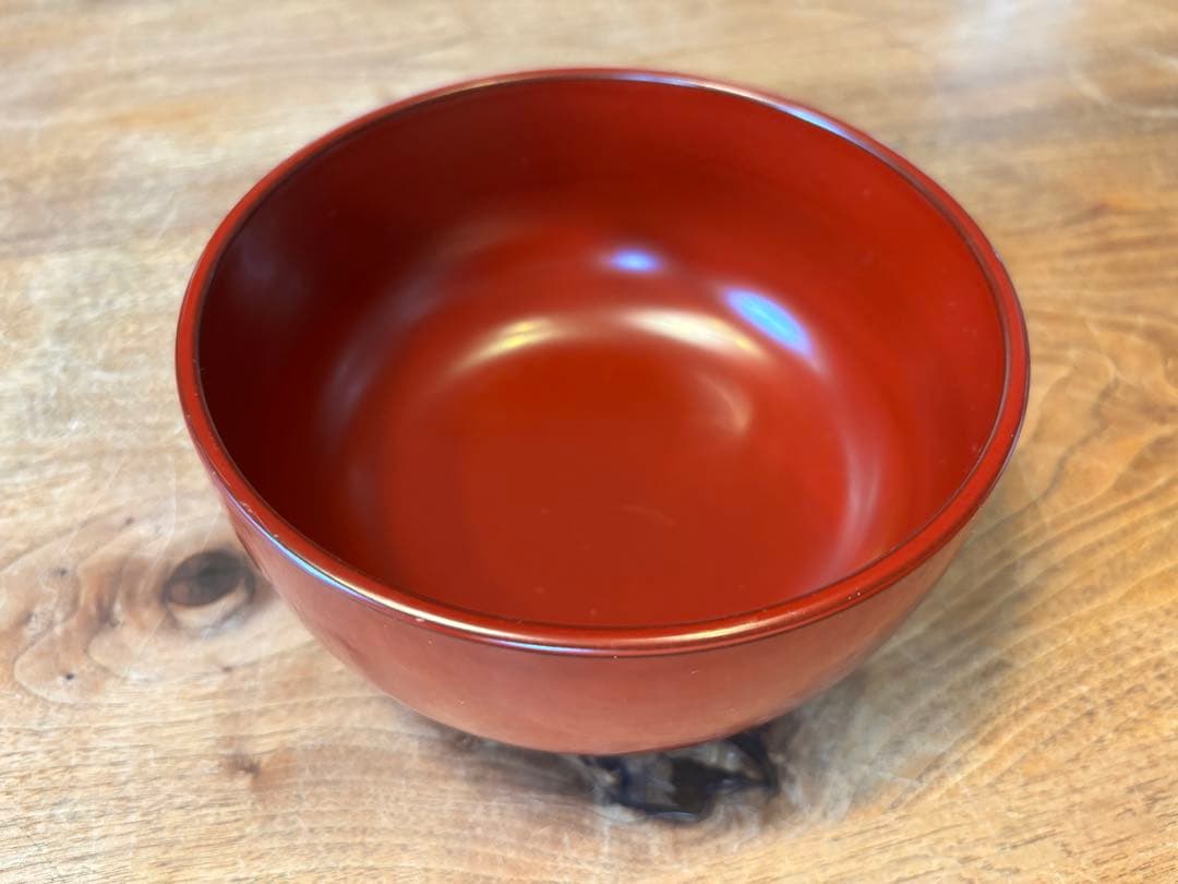 深みのある赤色　手塗り漆器汁椀　大きめ2個セット