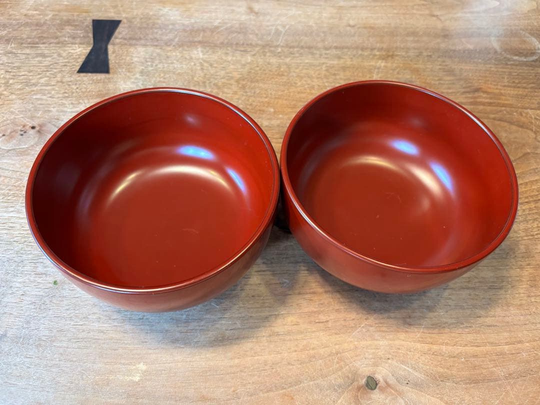 深みのある赤色　手塗り漆器汁椀　大きめ2個セット