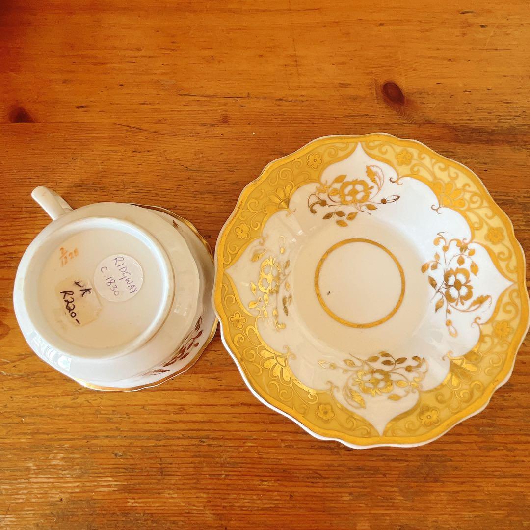 リッジウェイ　金彩が美しいティーカップ