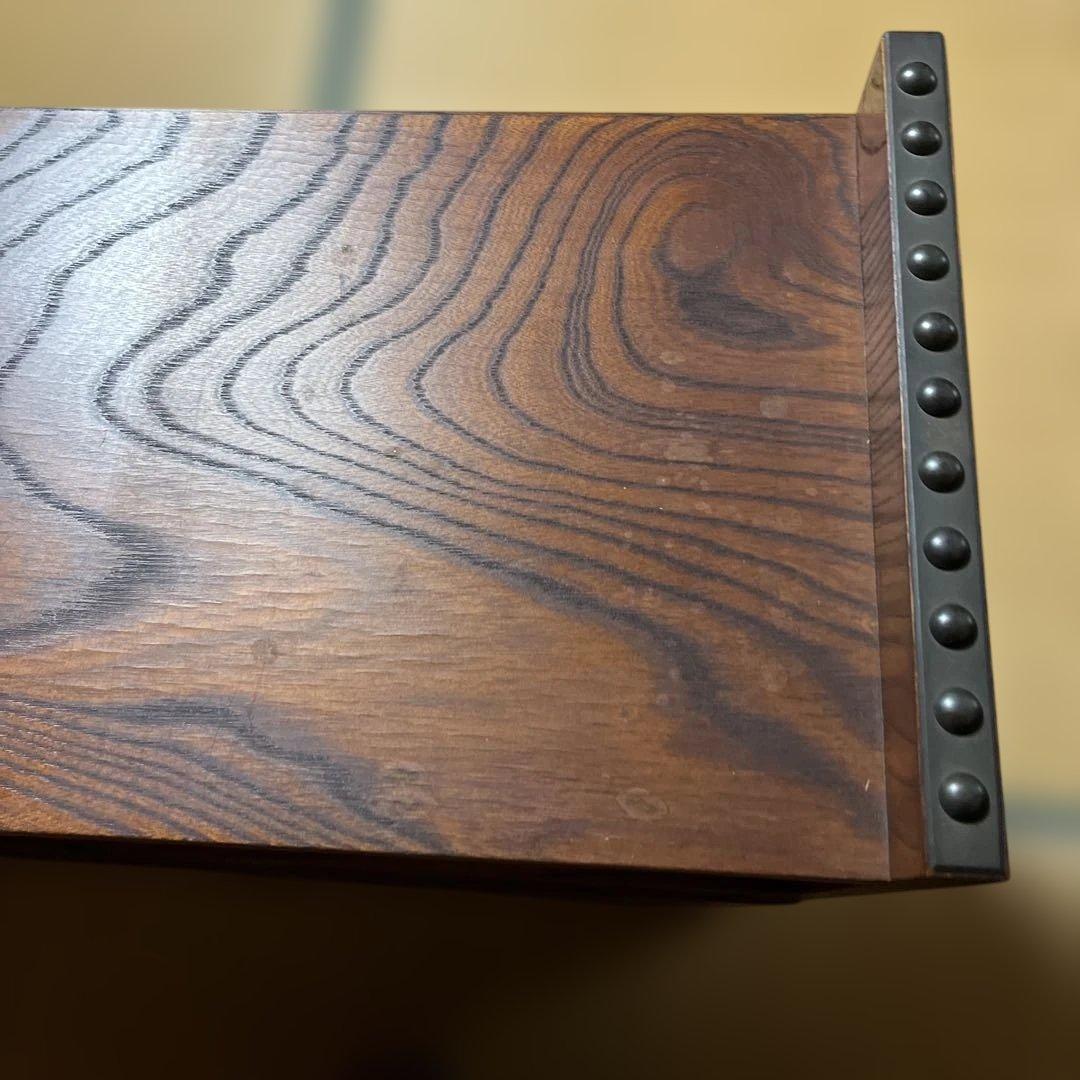 アンティーク高山家具式木製収納ローチェスト、テレビ台 伝統的な日本のデザイン