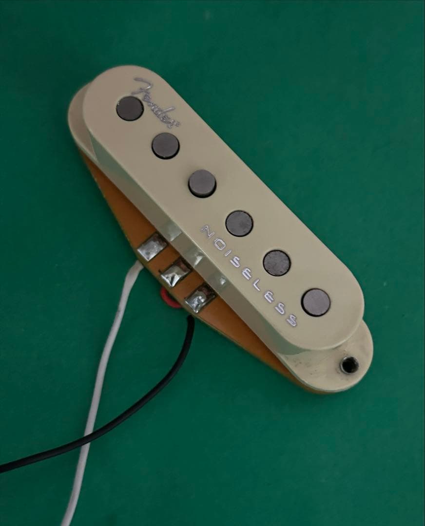 カスタムに。Fender Noiselessリアピックアップ