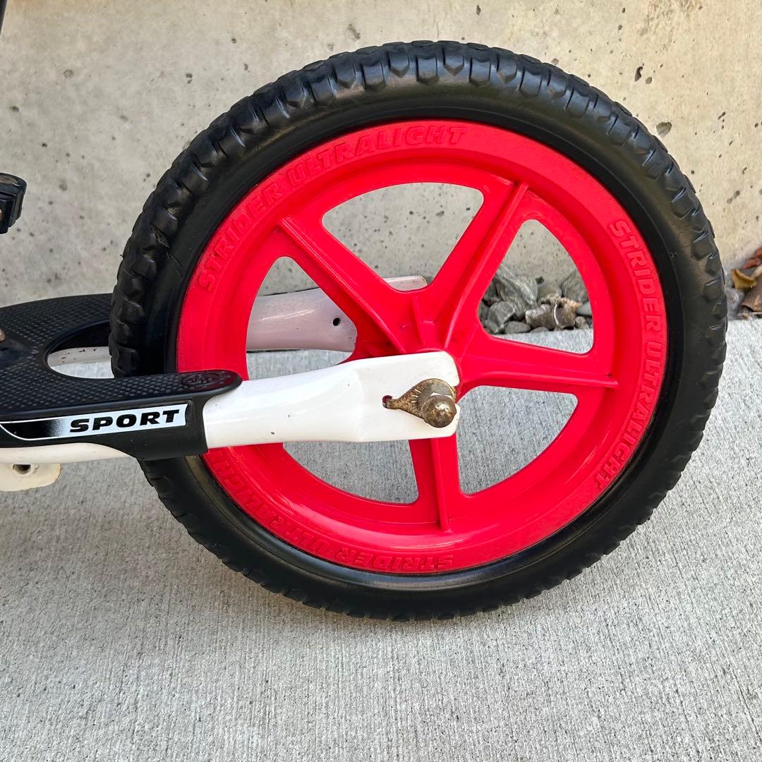 土日！ エコメルカリ限定 ストライダー 限定モデル 白