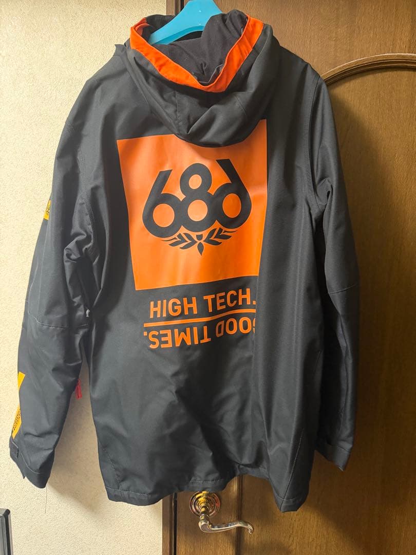 スノーボードウェア686