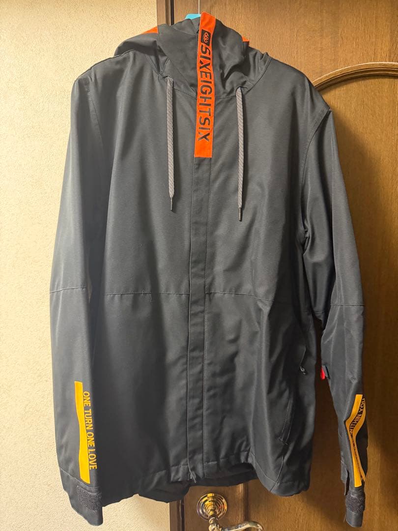 スノーボードウェア686