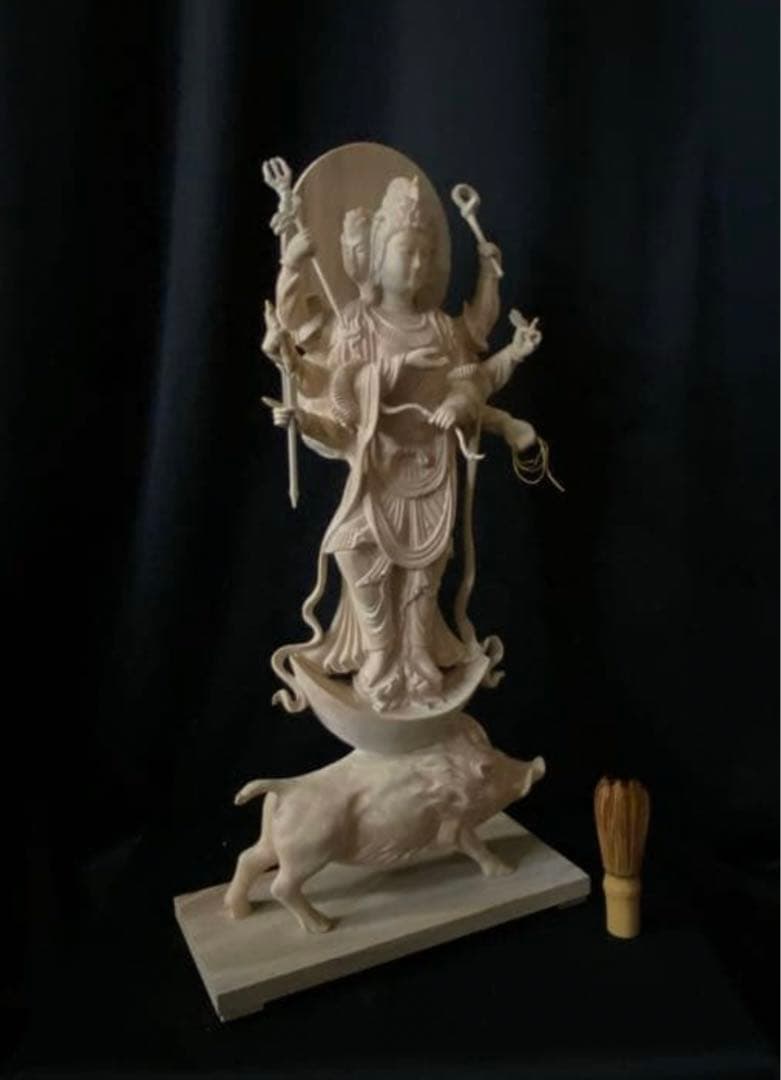 高57cm　井波彫刻　仏教工芸品　楠材　仏師で仕上げ品　護法善神 摩利支天立像