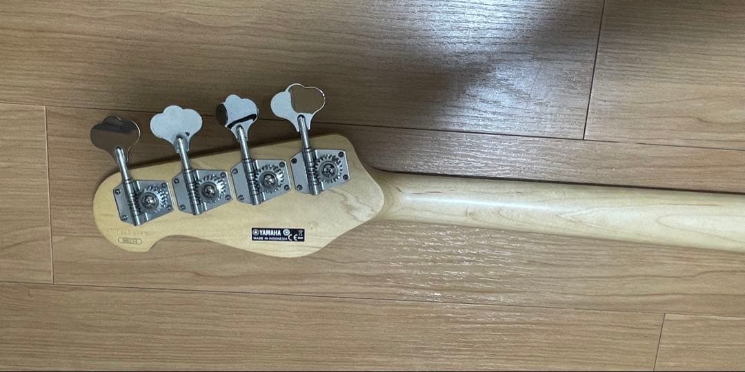 エレキベース YAMAHA