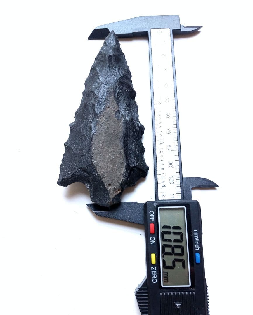 サヌカイト 石器 392 有舌尖頭器 原始時代模写